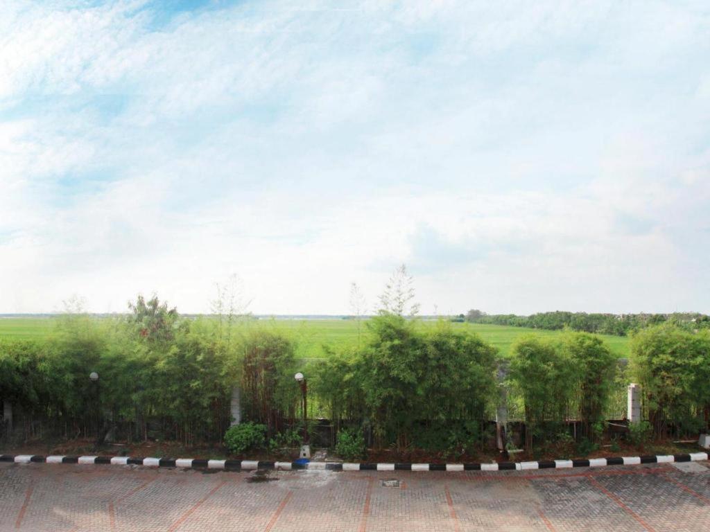 Horison Plaza Tegal Hotel Kültér fotó