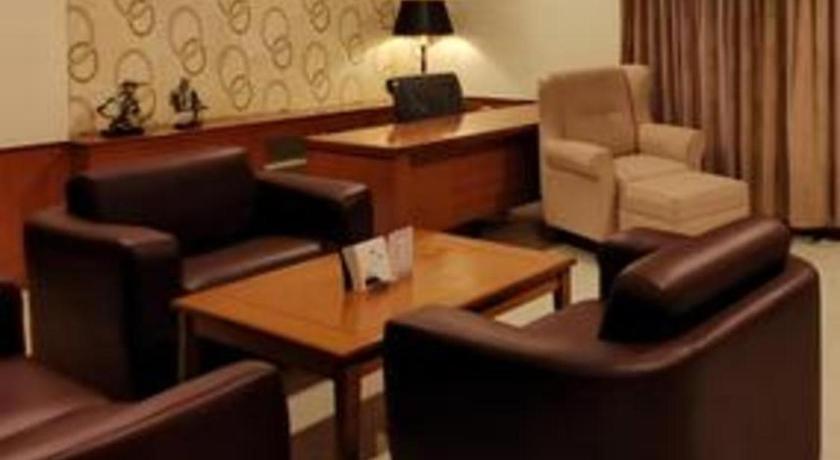 Horison Plaza Tegal Hotel Kültér fotó