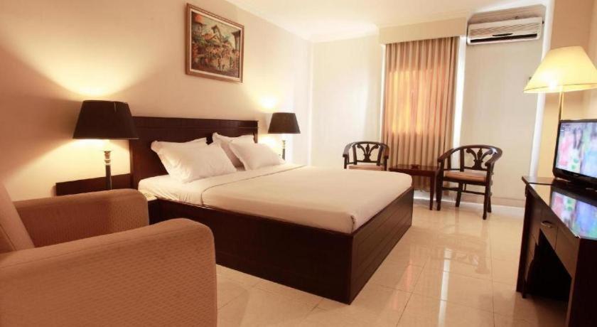 Horison Plaza Tegal Hotel Kültér fotó